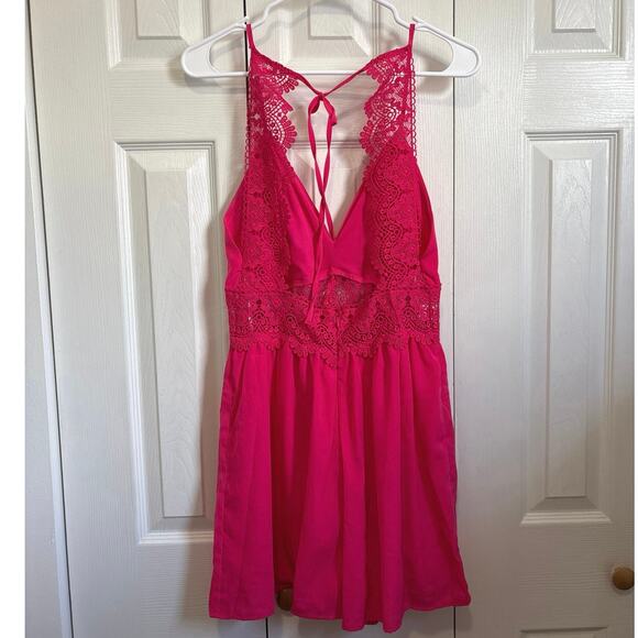 Love Tree Hot Pink Lace Trim Open Back Romper Size Small - Picture 4 of 8